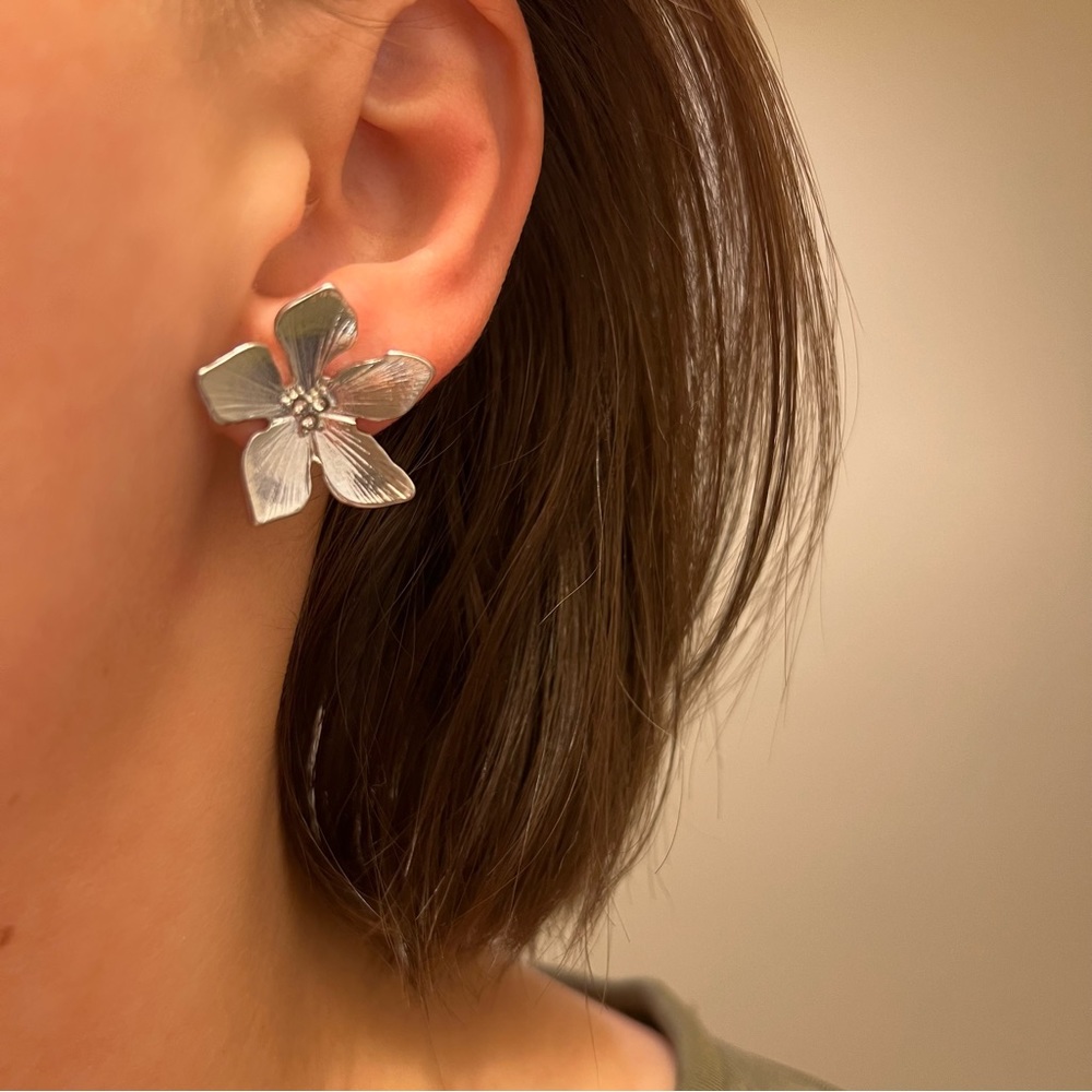 Silver Gilded Floral CZ Diamond Flower Stud Earrings NEW - Picture 6 of 8